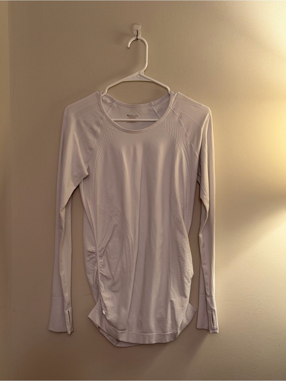 💗 Athleta Long Sleeve Momentum Shirt in White size Small